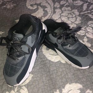 ⭐️ Toddler NIKE Air Max size 10